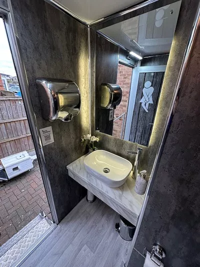 Luxury restroom trailer